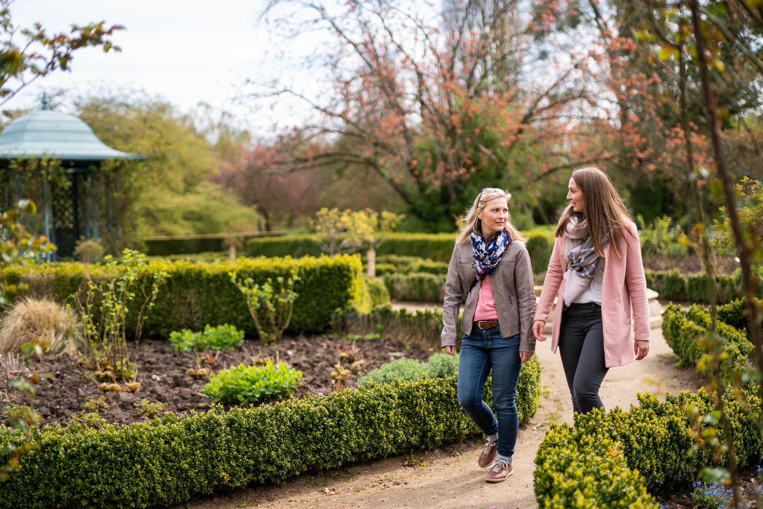 Spaziergang durch die Norddeutsche Gartenschau Arboretum Ellerhooop